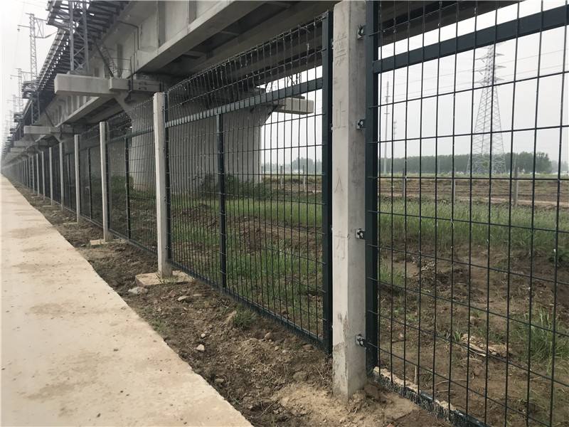 高鐵防護(hù)柵欄規(guī)格型號概述
